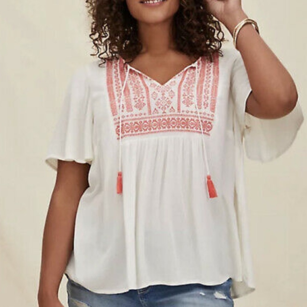 Torrid white coral crinkle gauze embroidered tassel boho short sleeve blouse